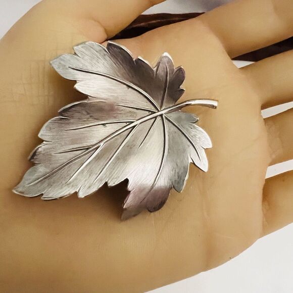 Vintage Giovanni Signed Maple Leaf Brooch Silver Plated Mid Century Modern 4023 - Picture 3 of 8